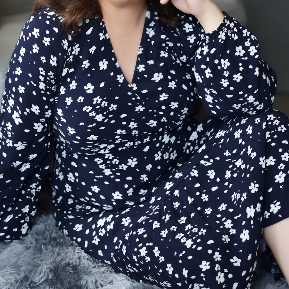 APRICOT Blue and White Midi Dress with Floral Elegance